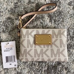 Michael Kors - small wristlet